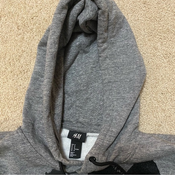 Mens H&M The Weeknd Collection Gray XO Hoodie size Medium - Picture 4 of 4